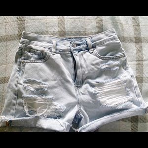 Light Destroy Wash Denim Mom Shorts